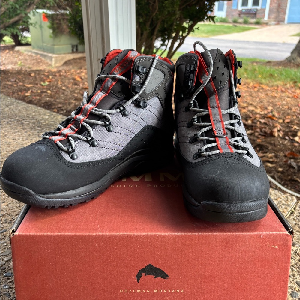 Simms Women’s Black and Gray Outdoor Boots
